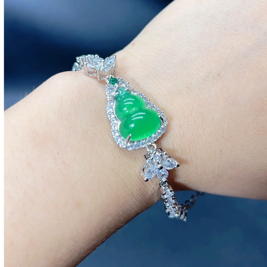 Homearda Natural Green Jade Bracelet for Women, Green Gemstone Bracelets, Good Luck Jade Womens  Bracelets Adjustable Opening, Amulet Jewelry Gifts for Inner Peace ,Birthday or Chrismas Holiday Gift for Her, Mom, & Sister