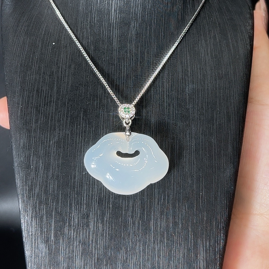 Homearda Natural  Ice White Jade RuYi Necklace for Women, White Chalcedony Gemstone Propitious Clouds Women Necklaces, Good Luck Jade Womens Pendant, Amulet Jewelry Gifts for Inner Peace ,Birthday or Chrismas Holiday Gift for Her, Mom, & Sister